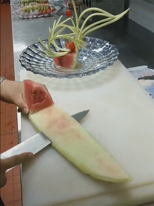 超級簡單的ktv西瓜皮拉花教程，在家可制作的ktv西瓜皮拉花