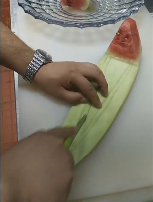 超級簡單的ktv西瓜皮拉花教程，在家可制作的ktv西瓜皮拉花