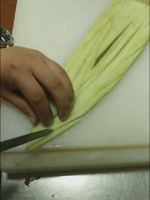 超級簡單的ktv西瓜皮拉花教程，在家可制作的ktv西瓜皮拉花
