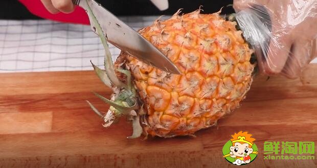 菠蘿怎么削皮
