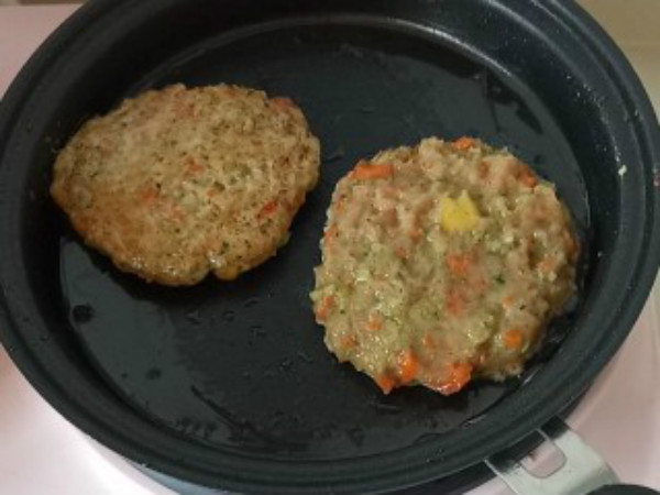 自制牛肉漢堡肉餅做法，日式美食的牛肉漢堡肉餅做法