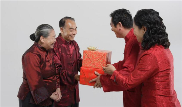 送長輩什么白酒好，什么白酒好喝適合送長輩